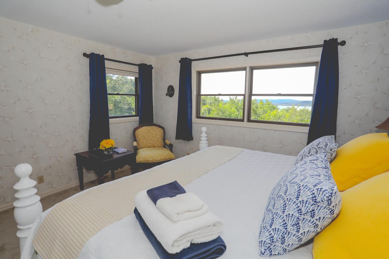 רוג'רס The Lodge At Beaver Lake Bed And Breakfast מראה חיצוני תמונה